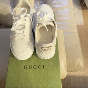 Gucci Off-White Leather Logo Low-Top Sneakers
